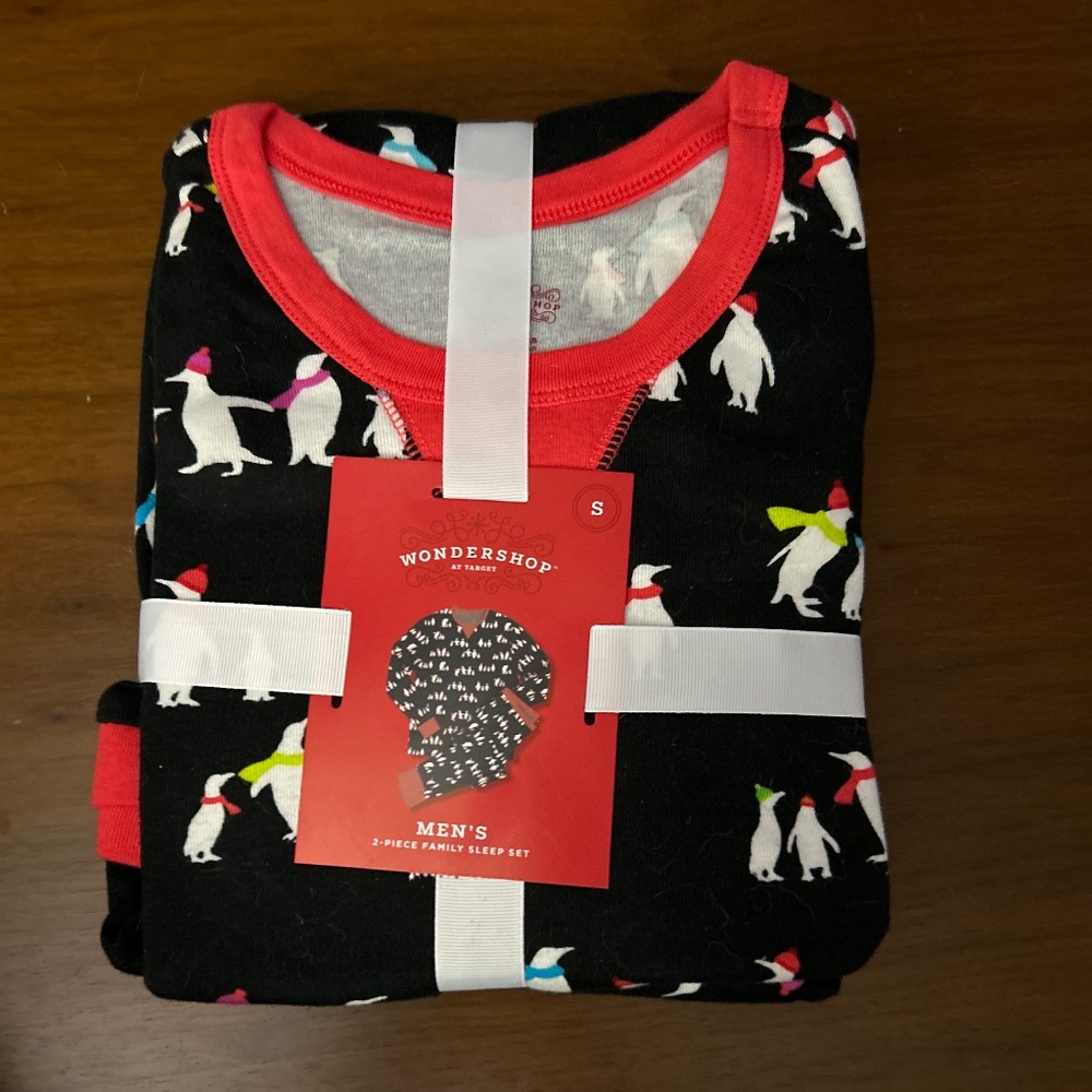 Target Men’s Christmas Pajamas- Penguins- NWT